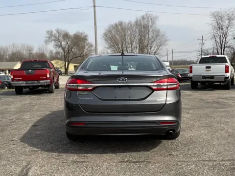 More photos of 2018 Ford Fusion SE at Green Light Auto - Jonesville Road, IN