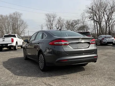 More photos of 2018 Ford Fusion SE at Green Light Auto - Jonesville Road, IN