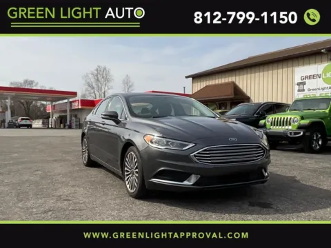 Gray 2018 Ford Fusion SE for sale in Columbus, IN