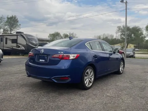 More photos of 2017 Acura Ilx at Green Light Auto - Jonesville Road, IN