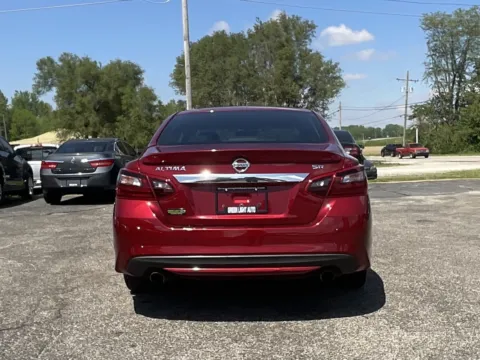 More photos of 2017 Nissan Altima SR at Green Light Auto - Jonesville Road, IN