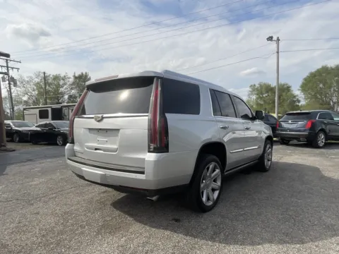 More photos of 2016 Cadillac Escalade Premium at Green Light Auto - Jonesville Road, IN
