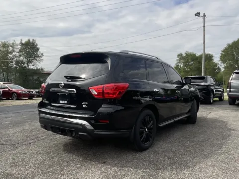 More photos of 2017 Nissan Pathfinder SL at Green Light Auto - Jonesville Road, IN