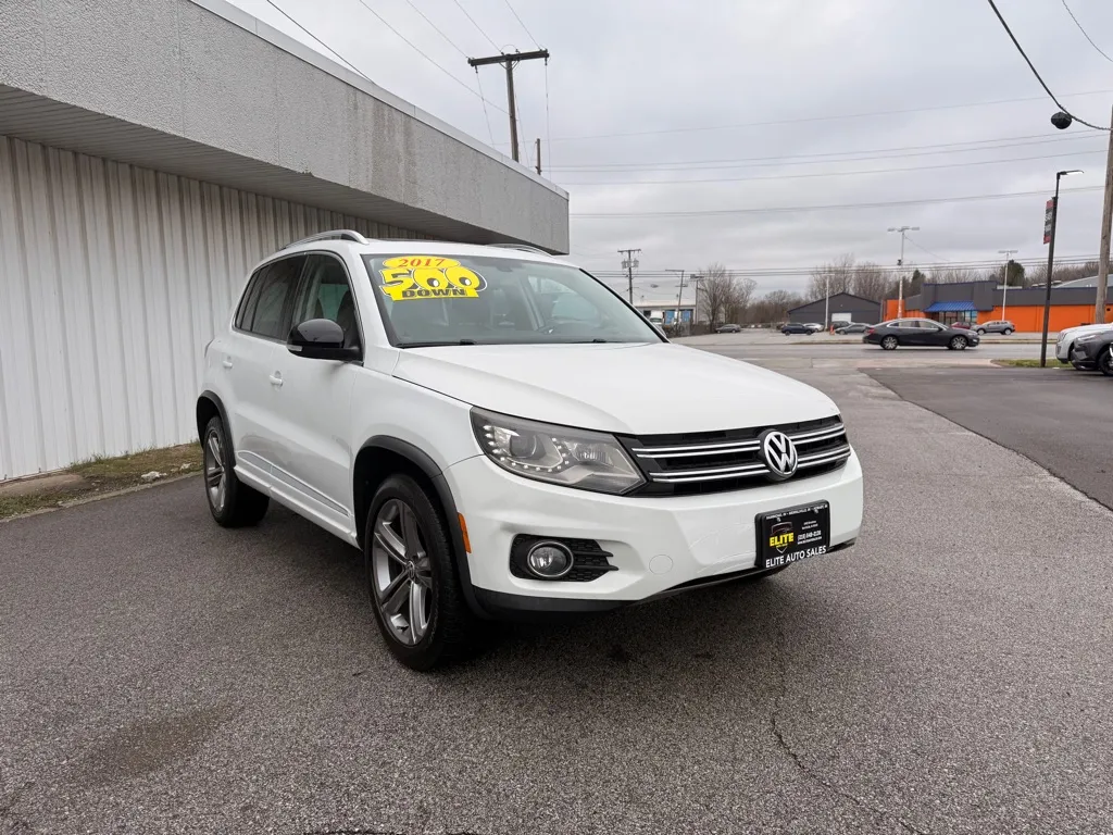 White 2017 VOLKSWAGEN TIGUAN SPORT for sale in Merrillville, IN