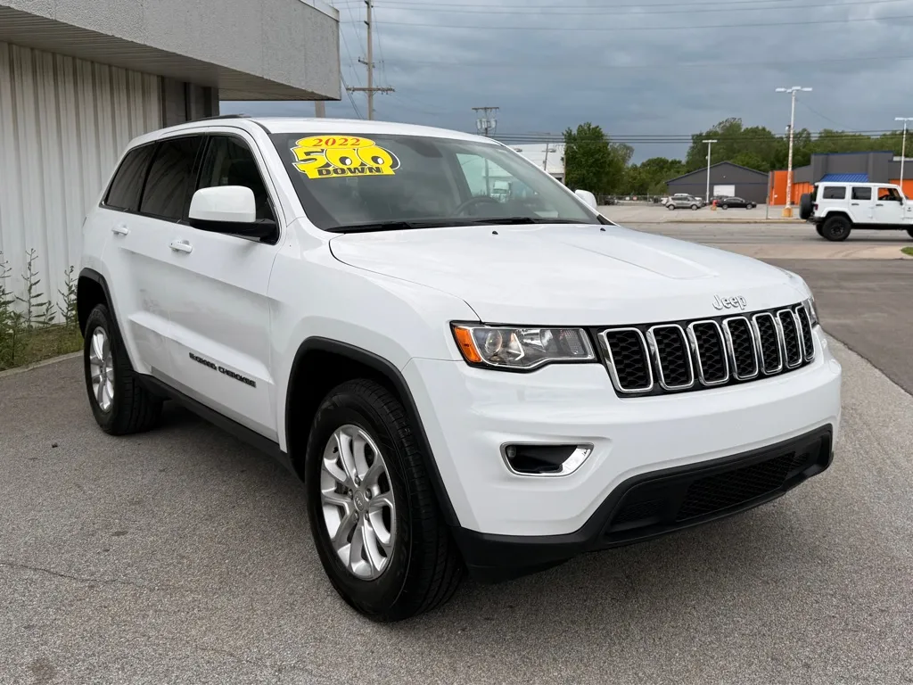 White 2022 JEEP GRAND CHEROKEE LAREDO E for sale in Merrillville, IN