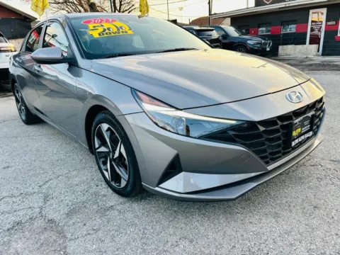 Silver 2023 HYUNDAI ELANTRA SEL for sale in Hammond, IN