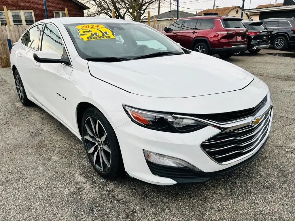 White 2024 CHEVROLET MALIBU RS for sale in Hammond, IN