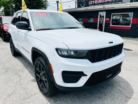 Another view of 2025 JEEP GRAND CHEROKEE LAREDO for sale in Hammond, IN at Elite Auto Sales 2