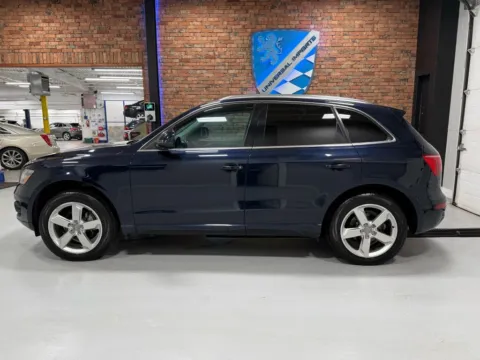 Photos of 2010 Audi Q5 3.2 Quattro Premium Sport Utility 4D for sale in Rochester, NY at Universal Imports of Rochester