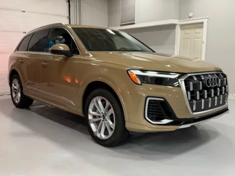 More photos of 2025 Audi Q7 55 TFSI Premium Plus Sport Utility 4D at Universal Imports of Rochester, NY