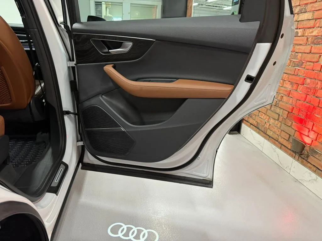 2023 Audi Q7 Premium Plus - Photo 16