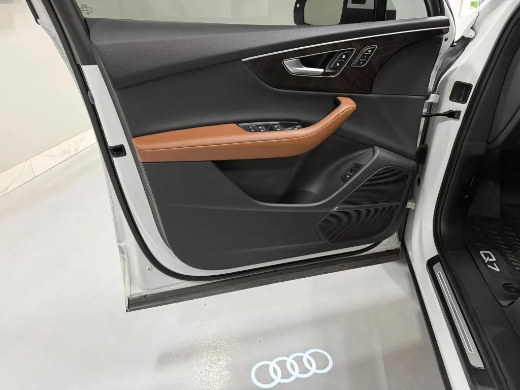 2023 Audi Q7 Premium Plus - Photo 8