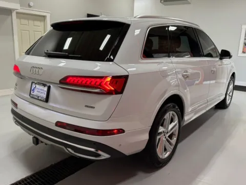 More photos of 2023 Audi Q7 55 TFSI Premium Plus Sport Utility 4D at Universal Imports of Rochester, NY