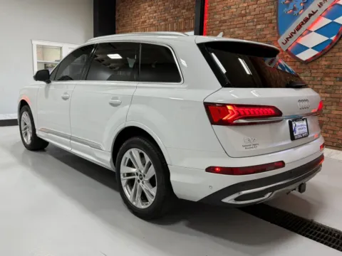 Another view of 2023 Audi Q7 55 TFSI Premium Plus Sport Utility 4D for sale in Rochester, NY at Universal Imports of Rochester