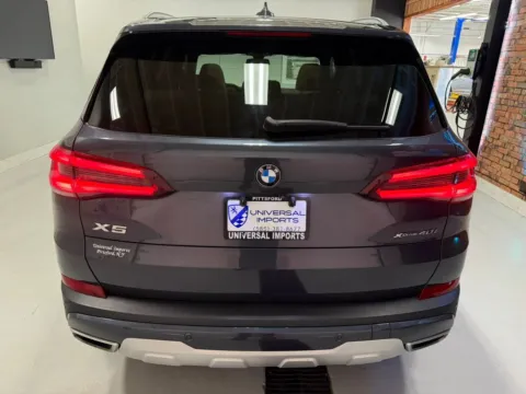 More photos of 2021 BMW X5 xDrive40i Sport Utility 4D at Universal Imports of Rochester, NY