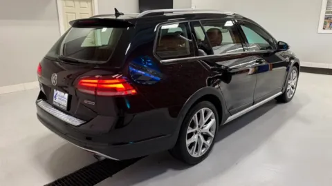 More photos of 2019 Volkswagen Golf Alltrack TSI SEL Wagon 4D at Universal Imports of Rochester, NY