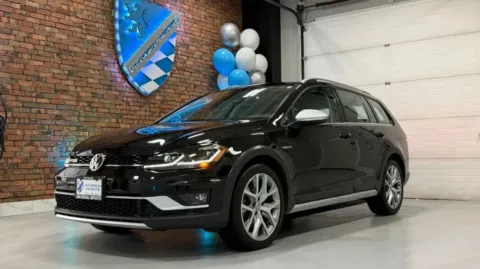Black 2019 Volkswagen Golf Alltrack TSI SEL Wagon 4D for sale in Rochester, NY