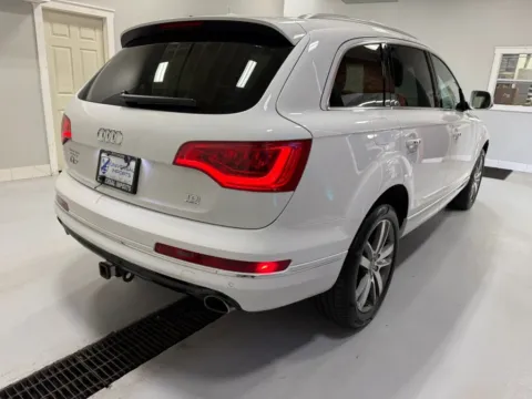 More photos of 2015 Audi Q7 TDI Premium Plus Sport Utility 4D at Universal Imports of Rochester, NY