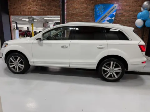 Photos of 2015 Audi Q7 TDI Premium Plus Sport Utility 4D for sale in Rochester, NY at Universal Imports of Rochester