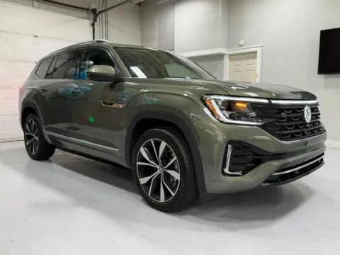 More photos of 2026 Volkswagen Atlas SEL Premium R-Line 4MOTION Sport Utility 4D at Universal Imports of Rochester, NY