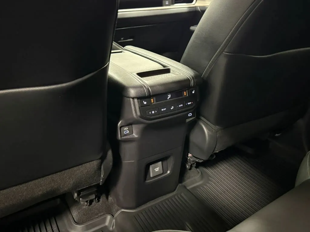2024 Toyota Grand Highlander Limited - Photo 13