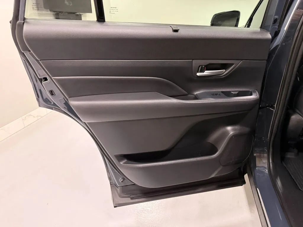 2024 Toyota Grand Highlander Limited - Photo 11