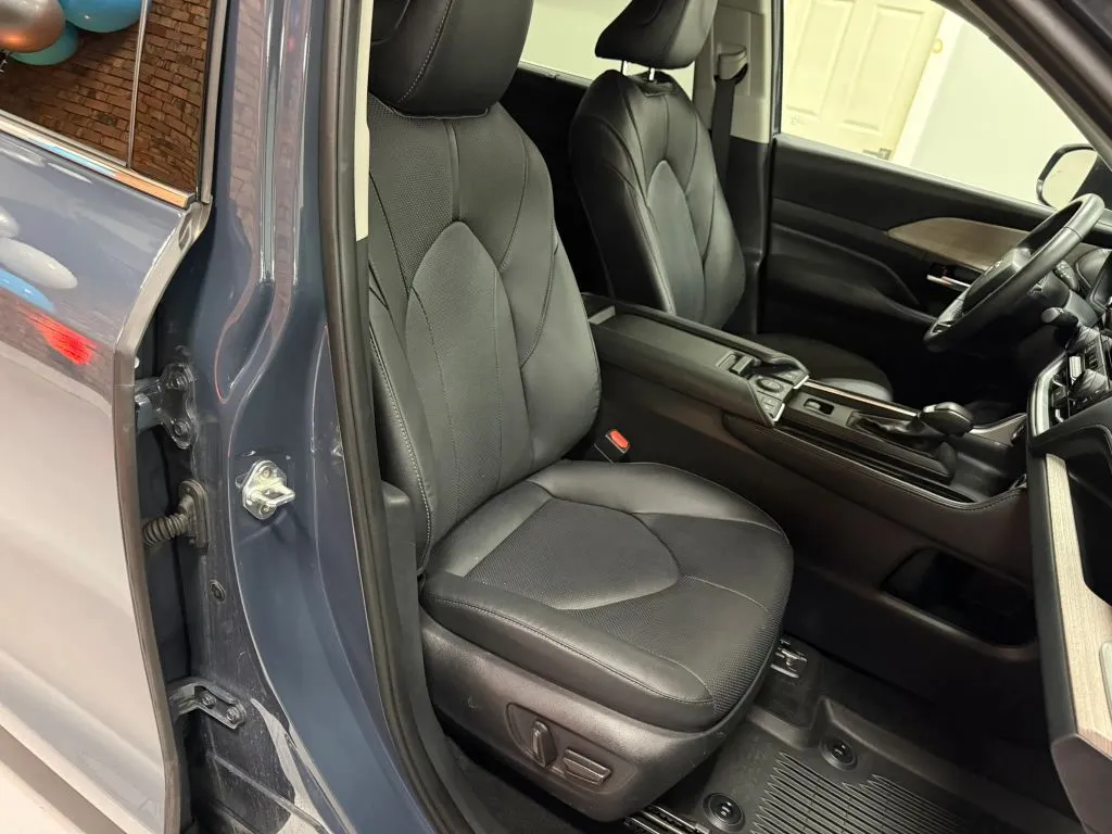 2024 Toyota Grand Highlander Limited - Photo 19