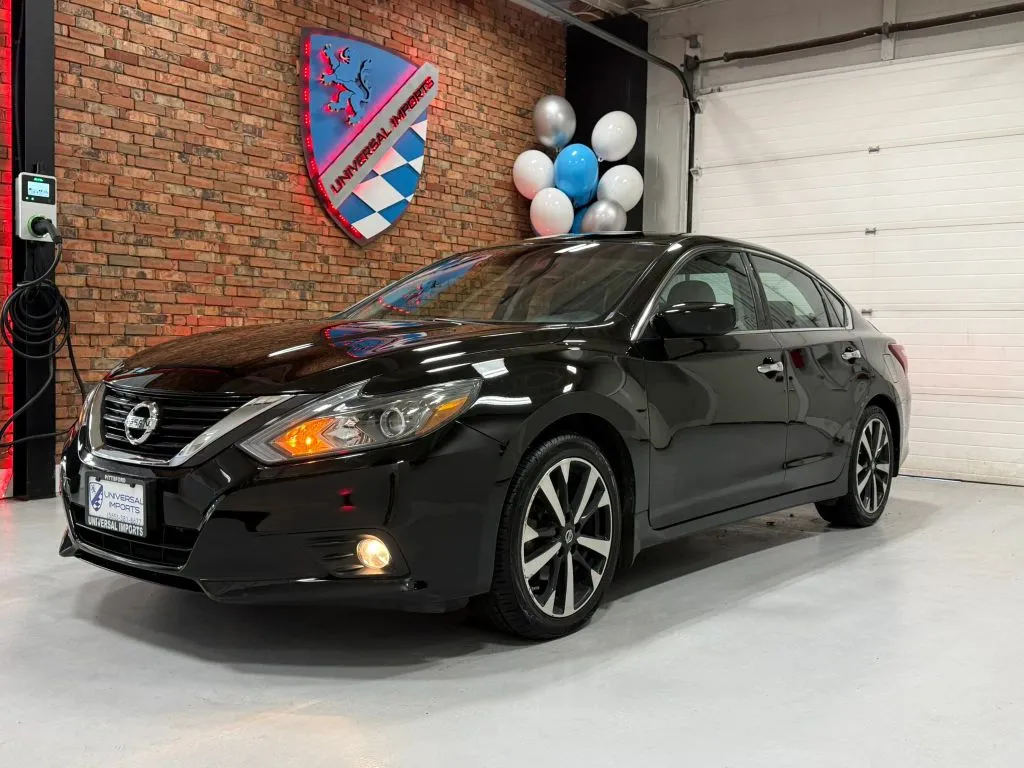 Black 2018 Nissan Altima 2.5 SR Sedan 4D for sale in Rochester, NY