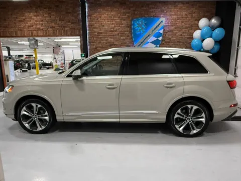 Photos of 2020 Audi Q7 55 TFSI Premium Plus Sport Utility 4D for sale in Rochester, NY at Universal Imports of Rochester