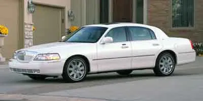 Beige 2004 Lincoln Town Car Signature for sale in Gulfport, MS