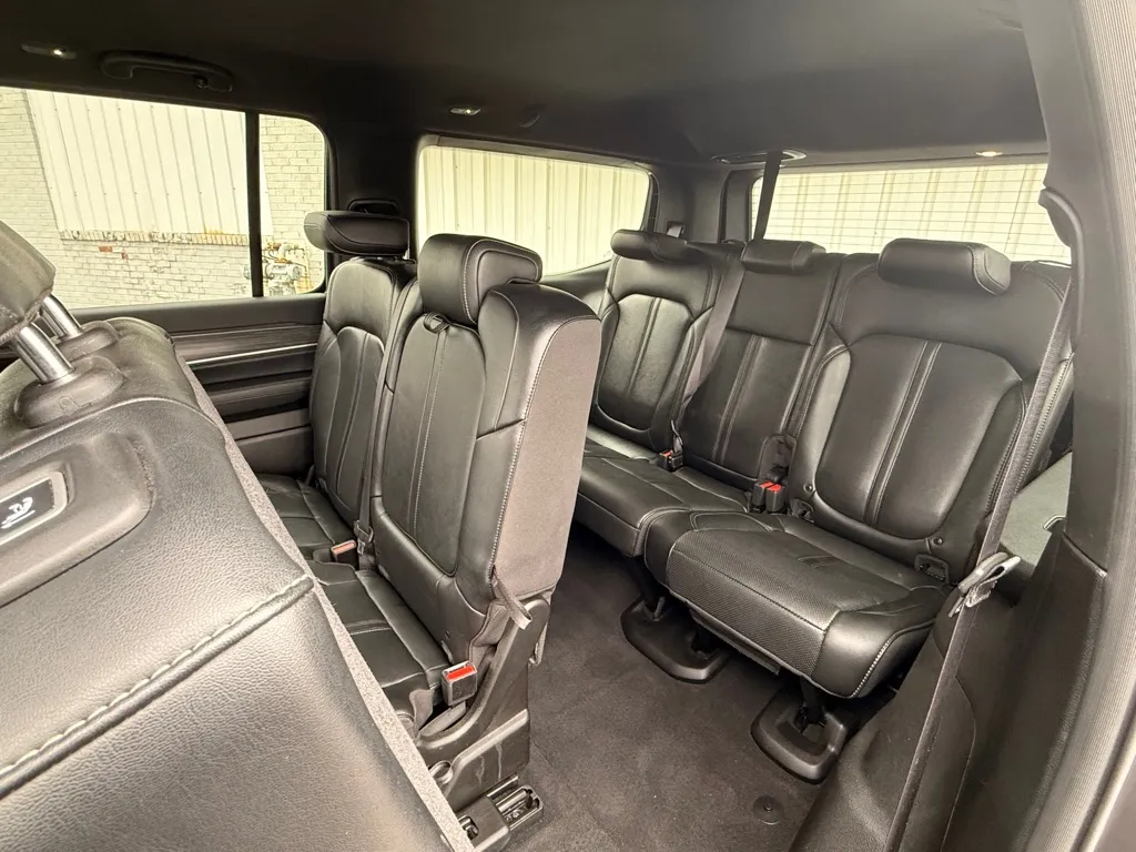 2024 Jeep Wagoneer Series II - Photo 9