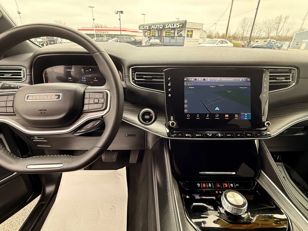 2024 Jeep Wagoneer Series II - Photo 12