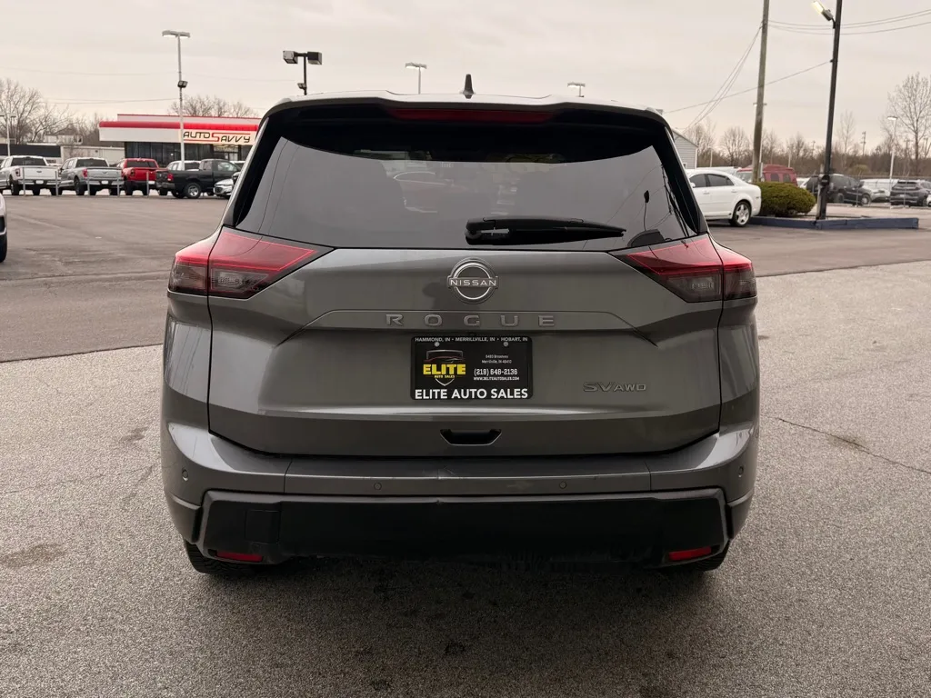 2024 Nissan Rogue SV - Photo 15