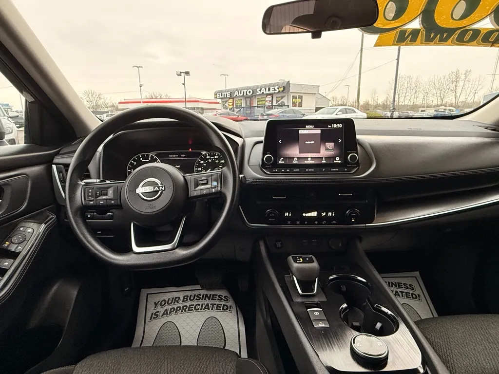 2024 Nissan Rogue SV - Photo 10
