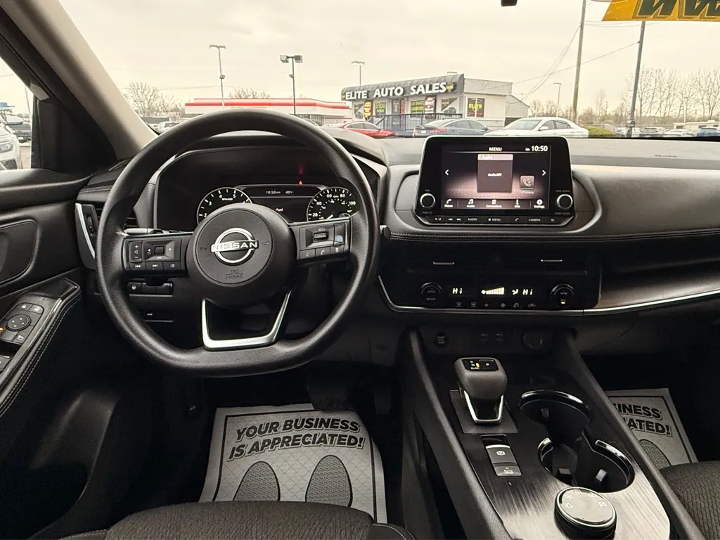 2024 Nissan Rogue SV - Photo 20