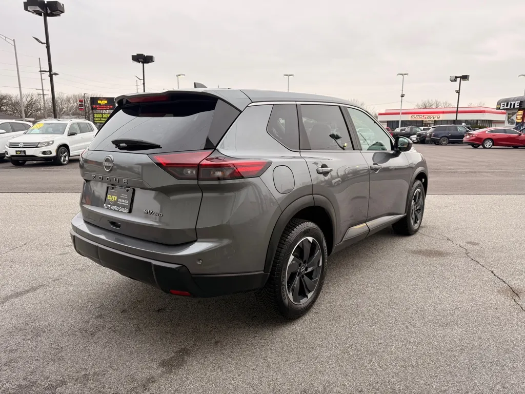 2024 Nissan Rogue SV - Photo 6