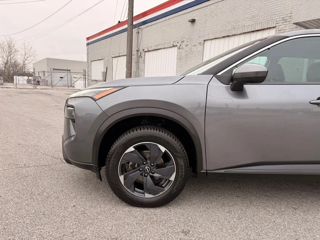 2024 Nissan Rogue SV - Photo 7