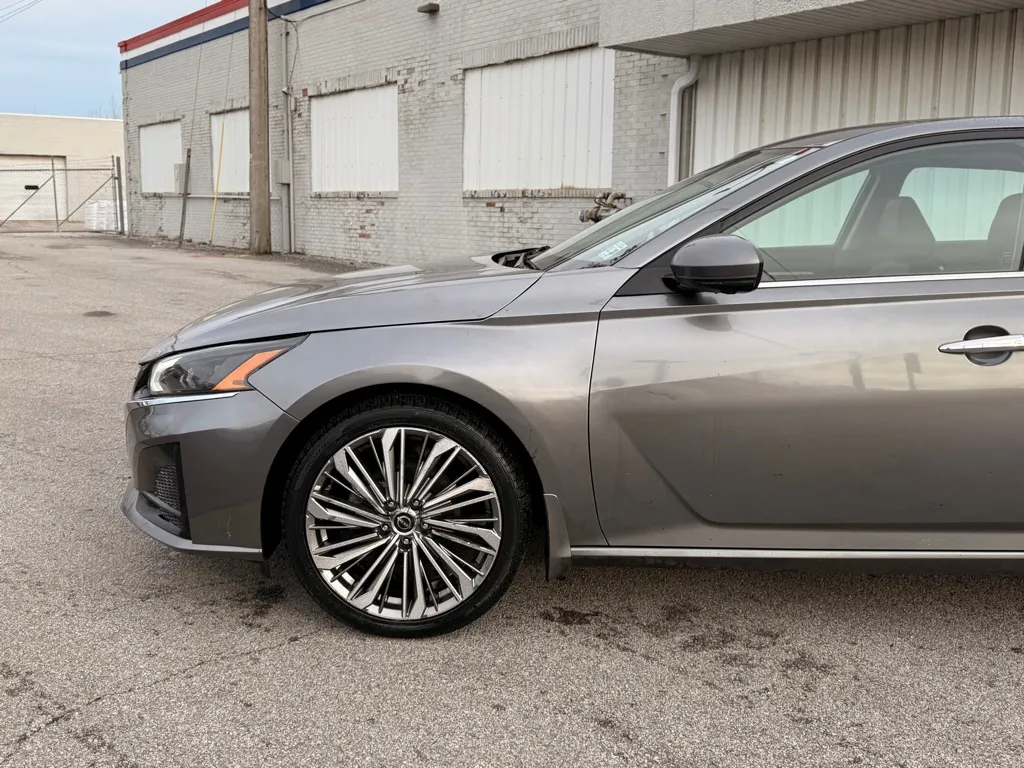2023 Nissan Altima SL - Photo 7