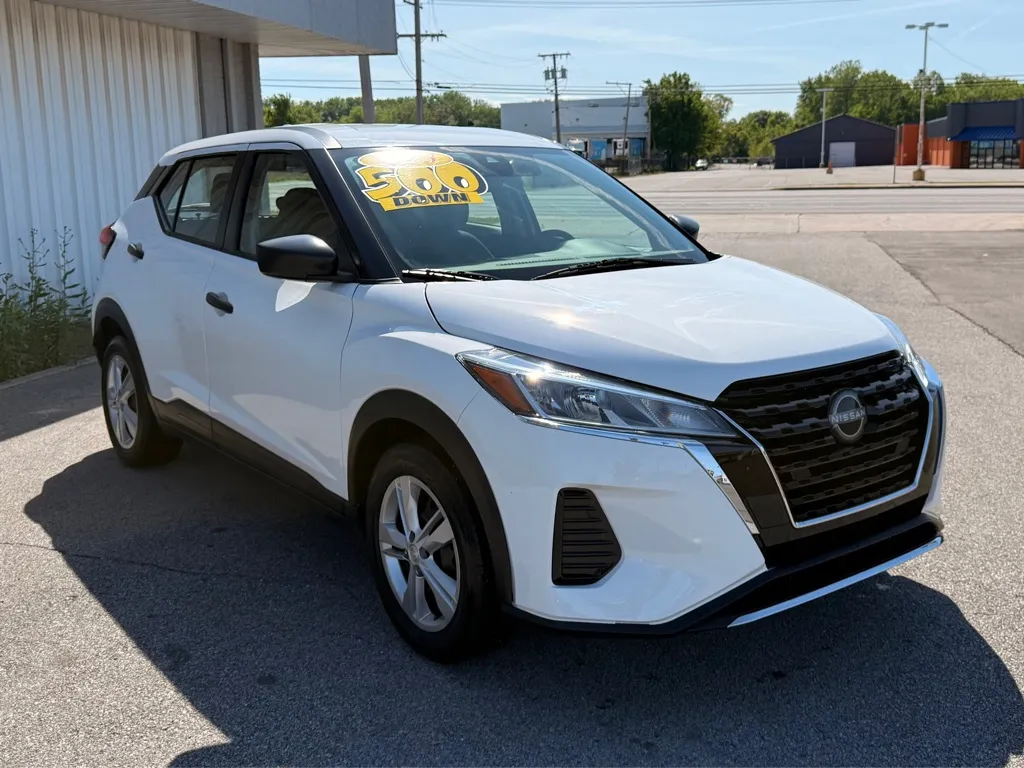 White 2023 NISSAN KICKS for sale in Merrillville, IN