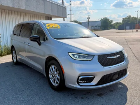 Silver 2024 CHRYSLER PACIFICA TOURING L for sale in Merrillville, IN