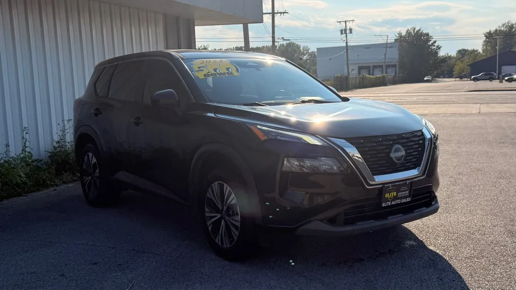 Black 2023 NISSAN ROGUE SV for sale in Merrillville, IN