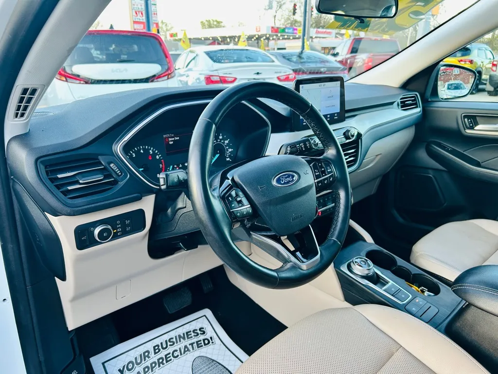 2022 Ford Escape SEL - Photo 13