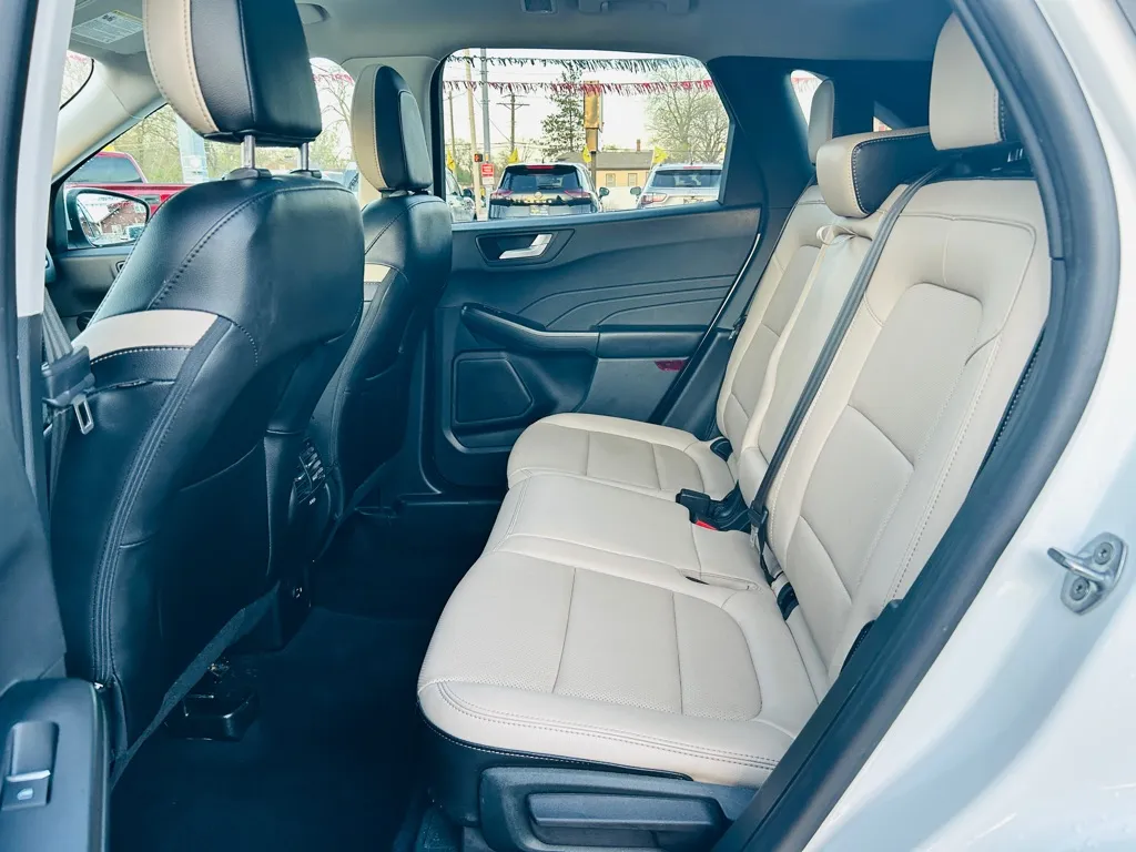 2022 Ford Escape SEL - Photo 16