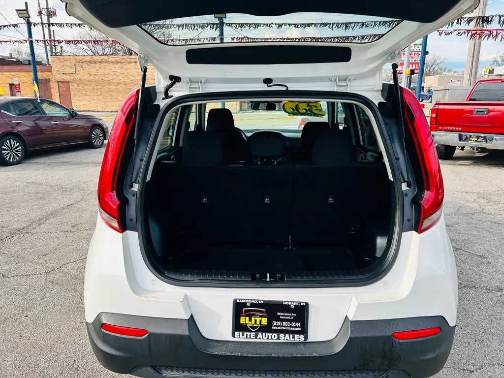 2022 Kia Soul LX - Photo 8