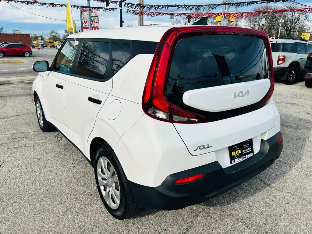 2022 Kia Soul LX - Photo 6