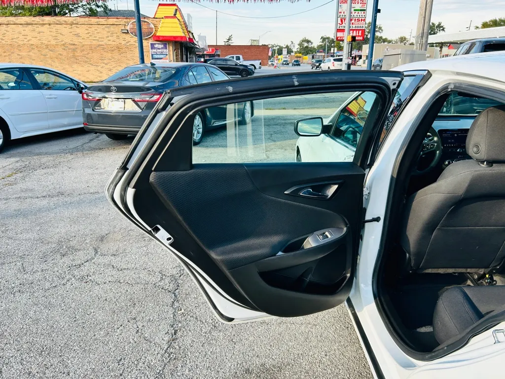 2024 Chevrolet Malibu 1LT - Photo 17
