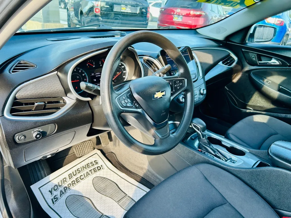 2024 Chevrolet Malibu 1LT - Photo 13