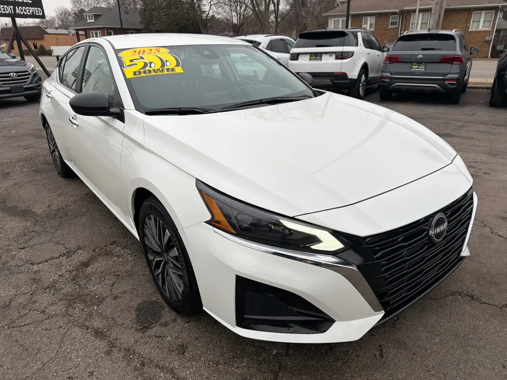 White 2025 NISSAN ALTIMA SV for sale in Hobart, IN