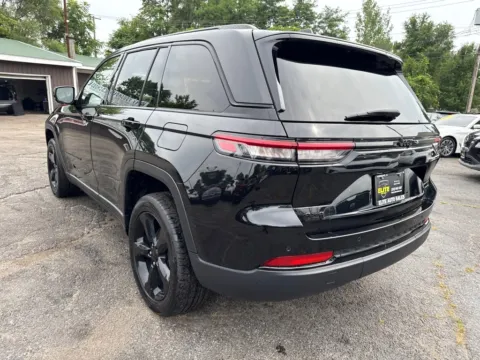 More photos of 2023 JEEP GRAND CHEROKEE LIMITED at Elite Auto Sales Hobart, IN