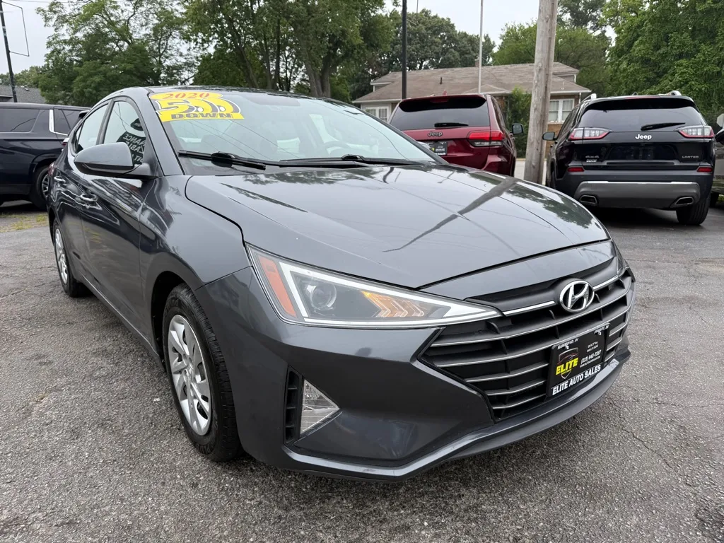 Gray 2020 HYUNDAI ELANTRA SE for sale in Hobart, IN